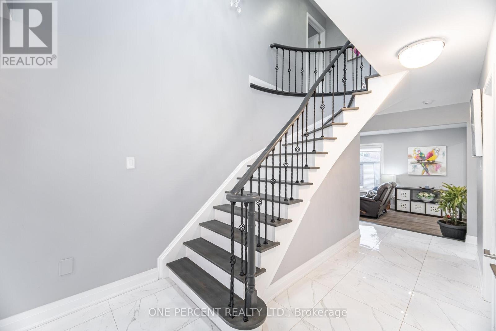 704 Bookham Crescent, Mississauga, Ontario L4Z 1T9 - Photo 18 - W12539818