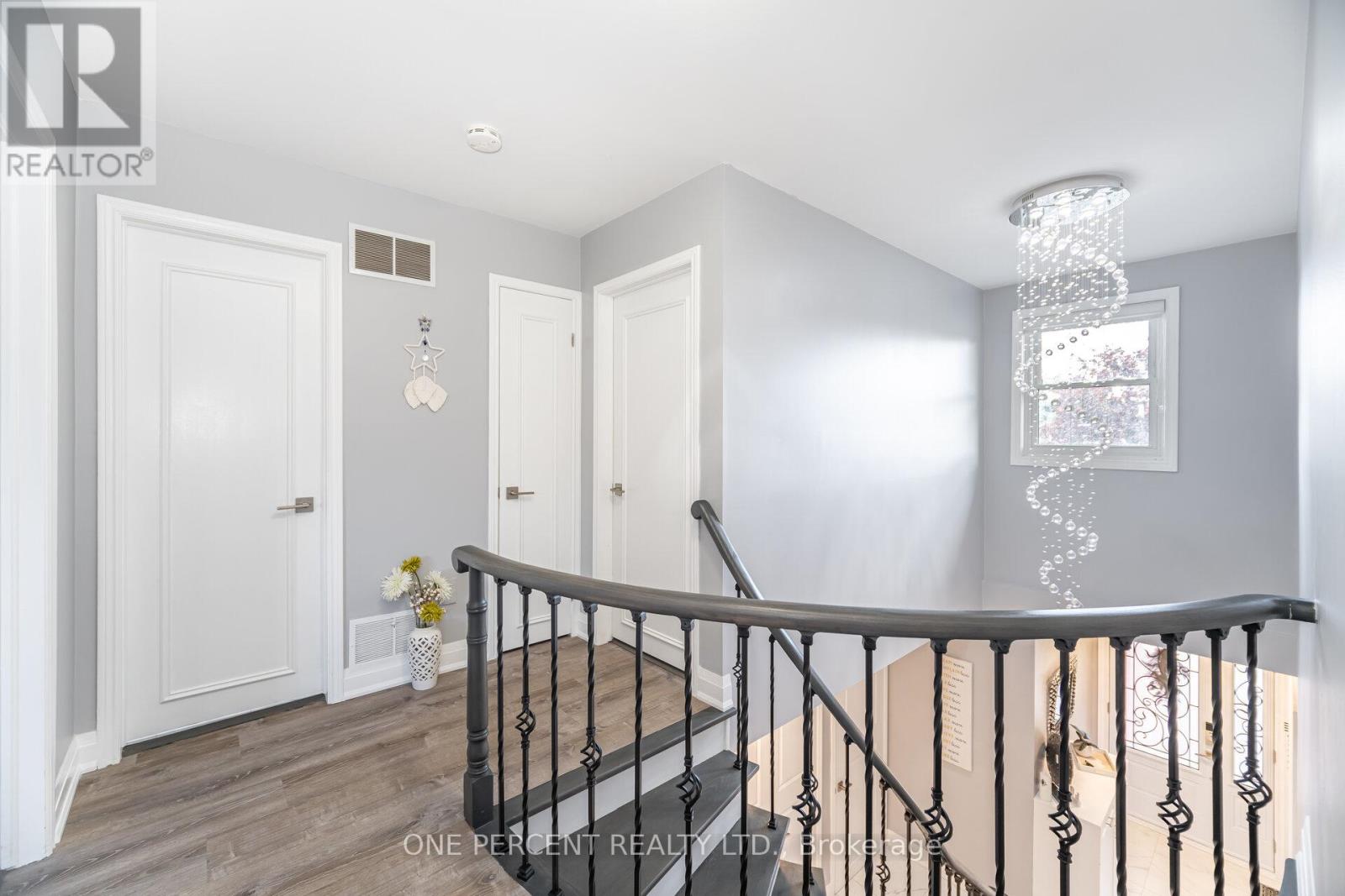 704 Bookham Crescent, Mississauga, Ontario L4Z 1T9 - Photo 19 - W12539818