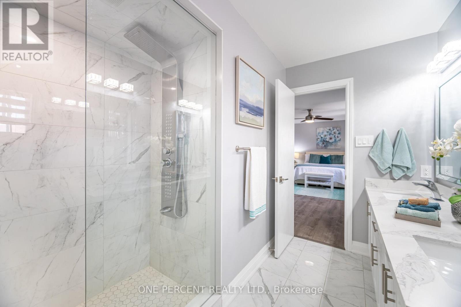 704 Bookham Crescent, Mississauga, Ontario L4Z 1T9 - Photo 23 - W12539818