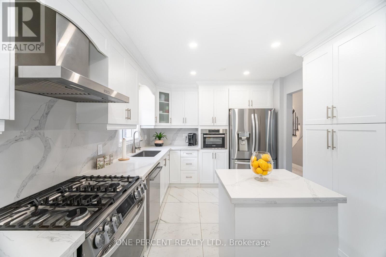 704 Bookham Crescent, Mississauga, Ontario L4Z 1T9 - Photo 7 - W12539818