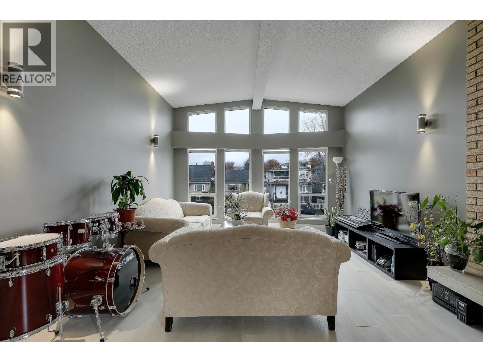 2624 Kitchener Street, Vancouver, British Columbia  V5K 3C8 - Photo 4 - R3066924