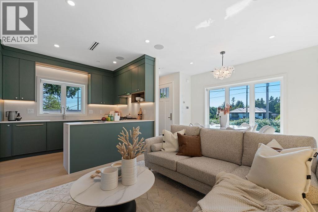 2 8508 EAST BOULEVARD, Vancouver, British Columbia