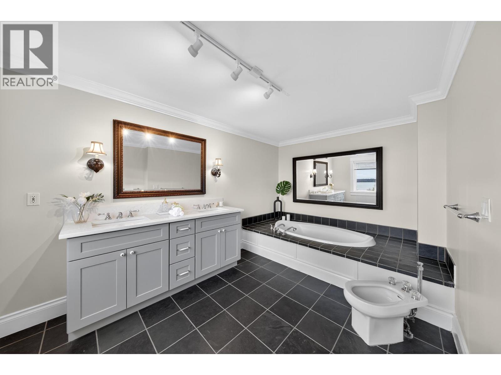 1314 Chartwell Drive, West Vancouver, British Columbia  V7S 2R3 - Photo 7 - R3065696