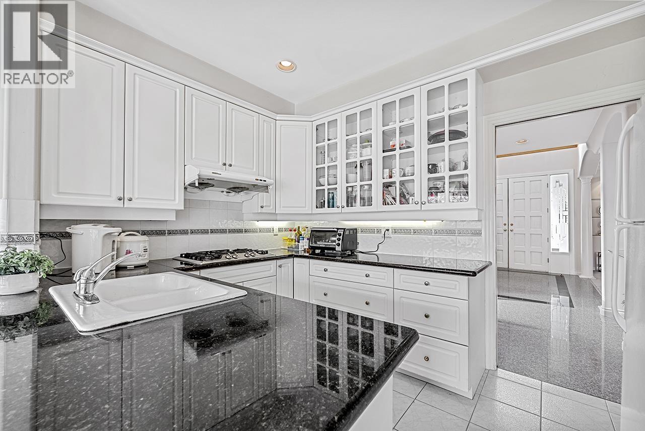 7362 Waverley Avenue, Burnaby, British Columbia  V5J 4A6 - Photo 6 - R3067017