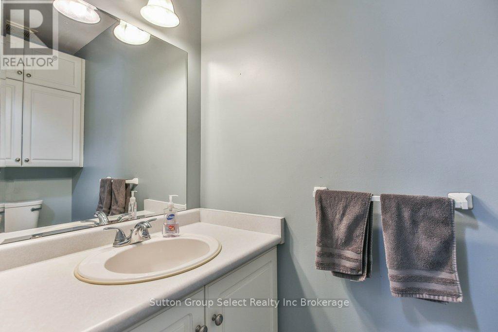 21 Heron Avenue, Woodstock, Ontario  N4T 1T1 - Photo 23 - X12361259