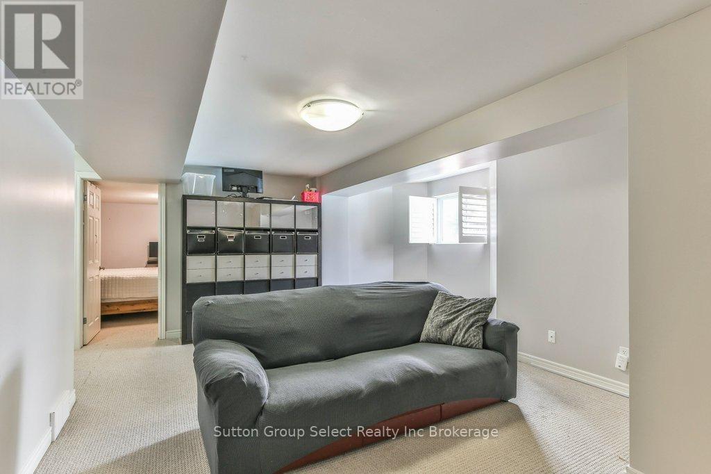 21 Heron Avenue, Woodstock, Ontario  N4T 1T1 - Photo 35 - X12361259