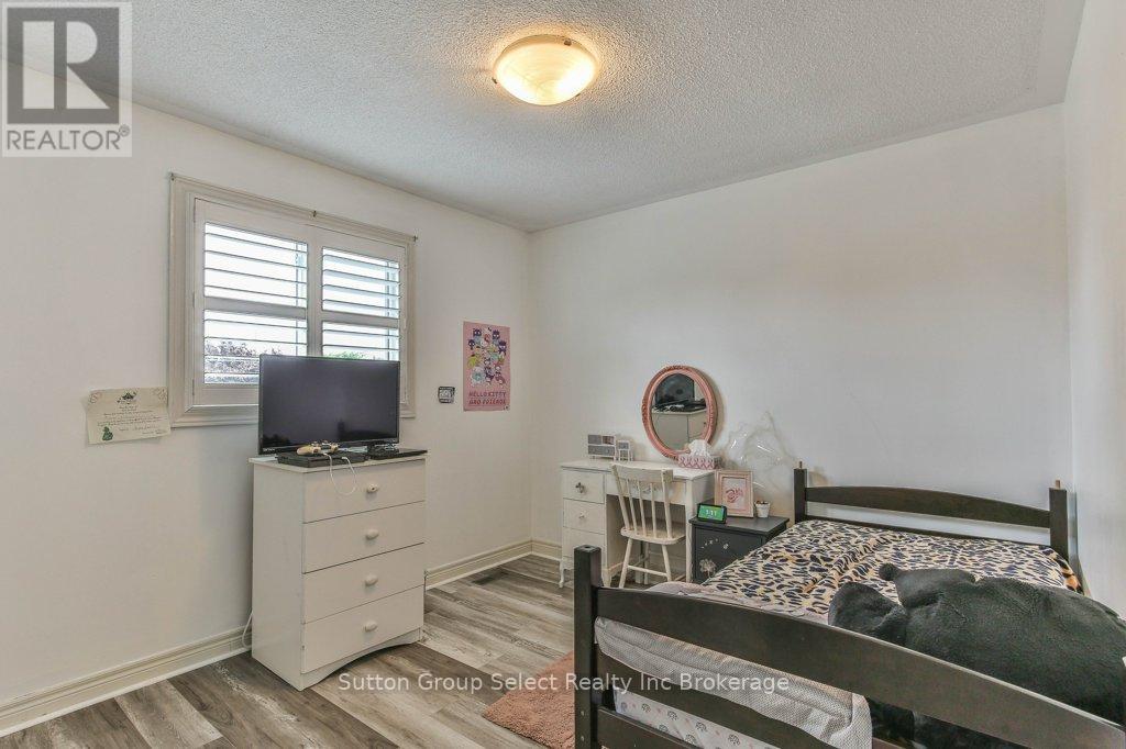 21 Heron Avenue, Woodstock, Ontario  N4T 1T1 - Photo 32 - X12361259