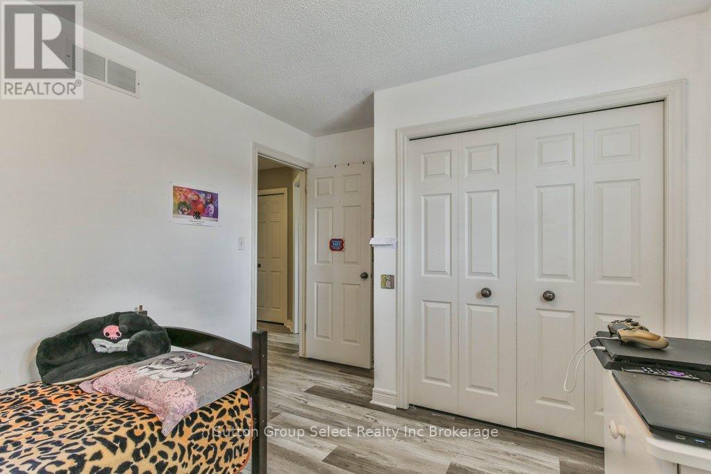 21 Heron Avenue, Woodstock, Ontario  N4T 1T1 - Photo 33 - X12361259