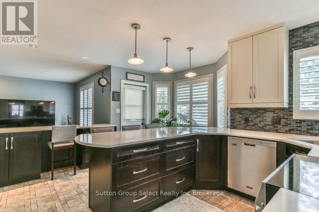 21 Heron Avenue, Woodstock, Ontario  N4T 1T1 - Photo 7 - X12361259