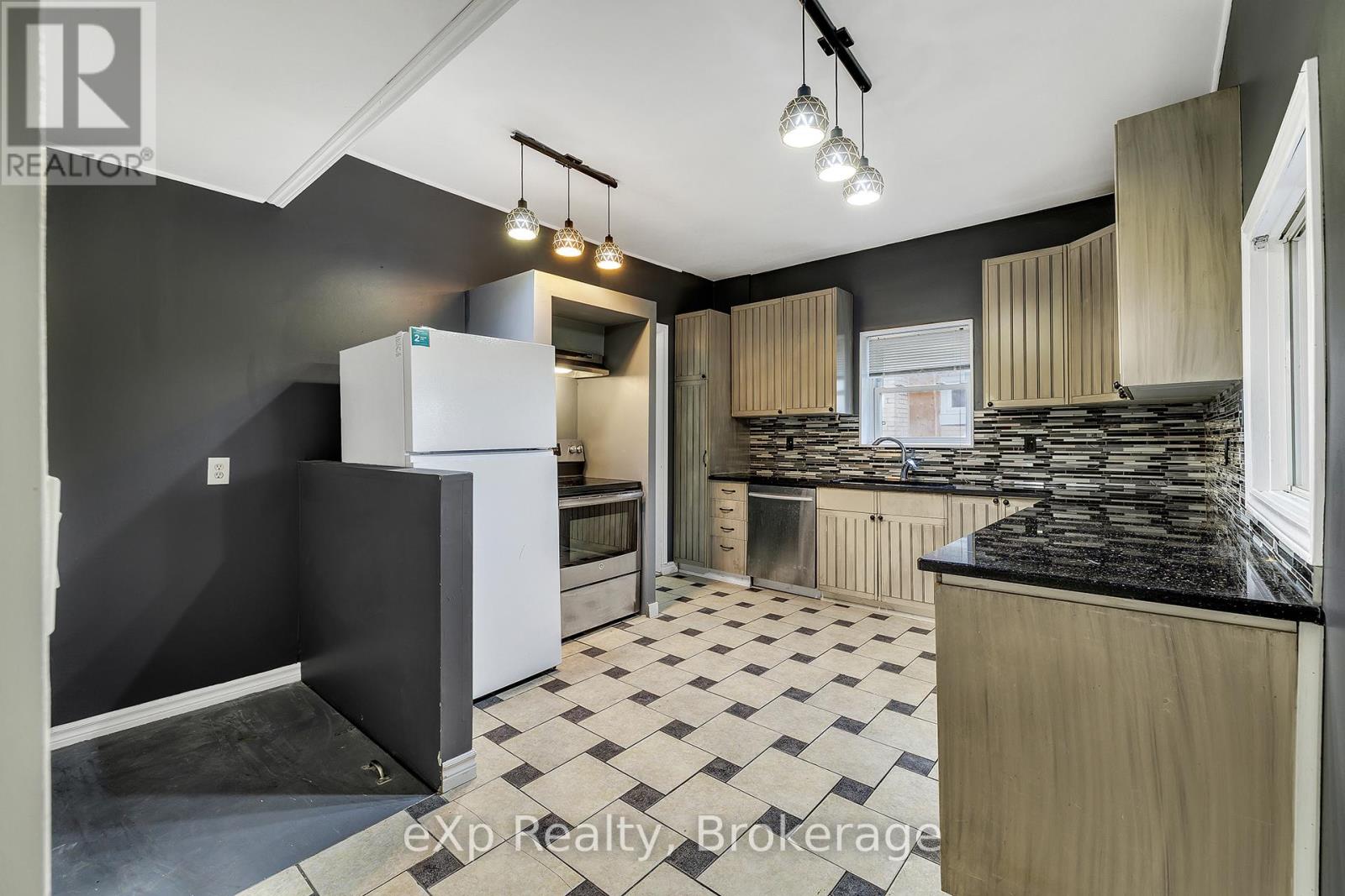 174 William Street, Brantford, Ontario  N3T 3L5 - Photo 17 - X12539854