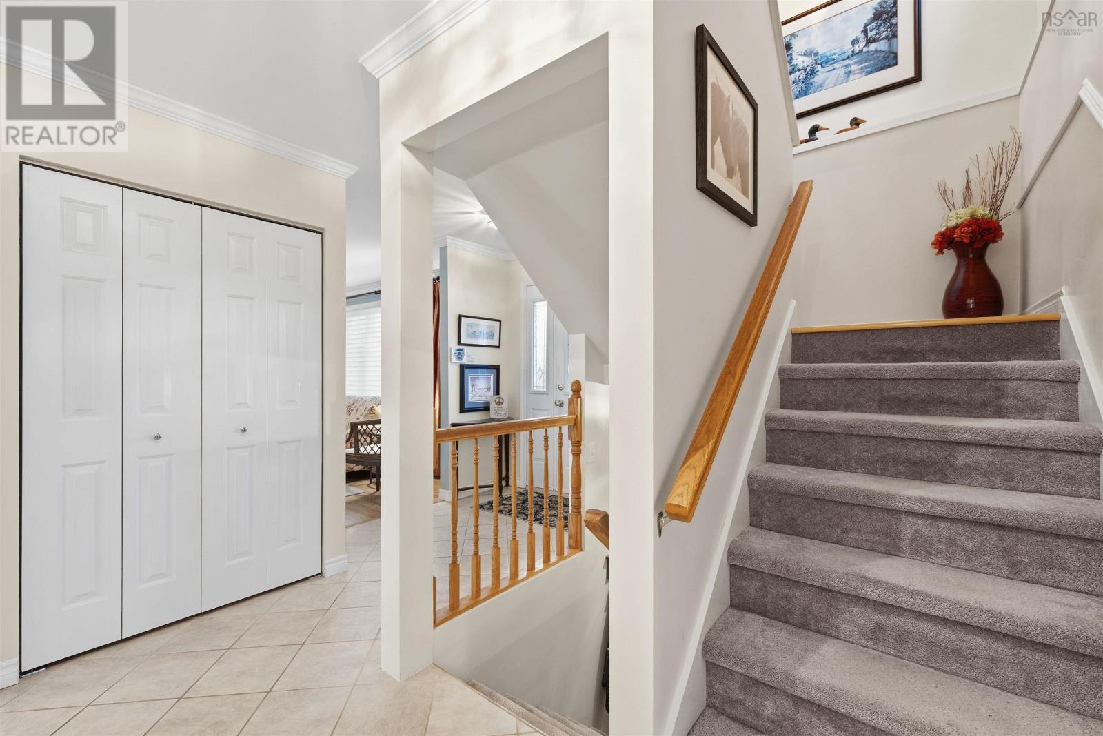 Property at 55 Hardisty Court image 4