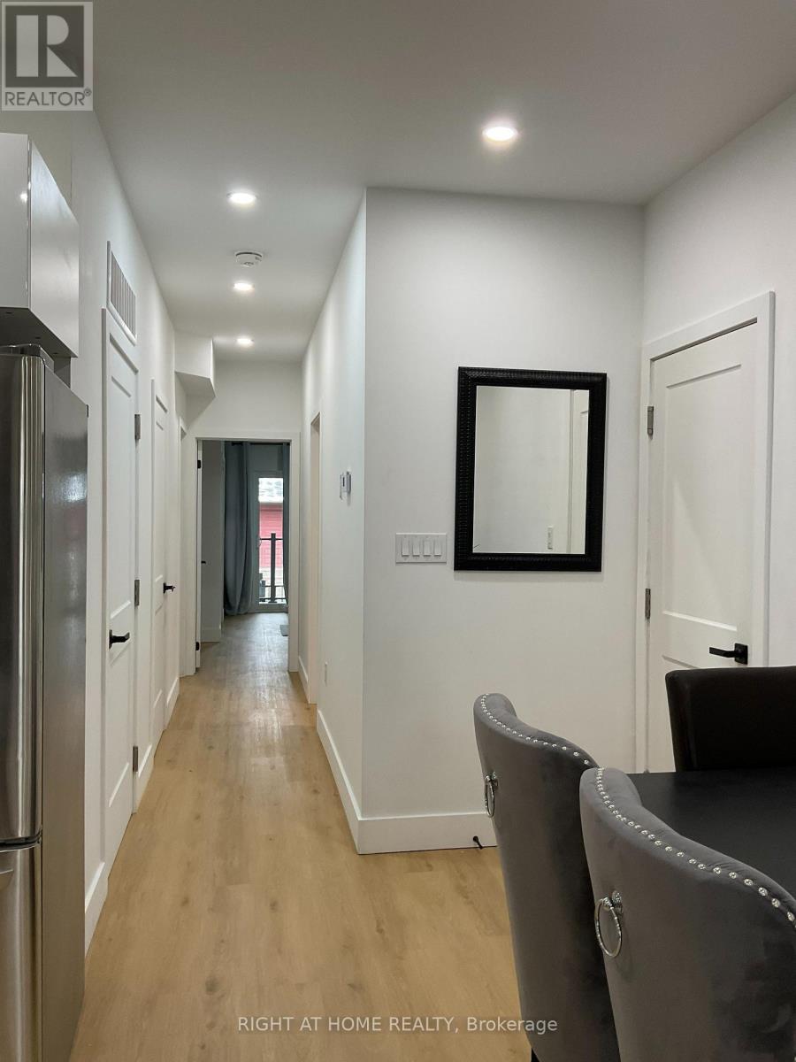 Main Floor - 674 Manning Avenue, Toronto, Ontario  M6G 2W4 - Photo 23 - C12469431