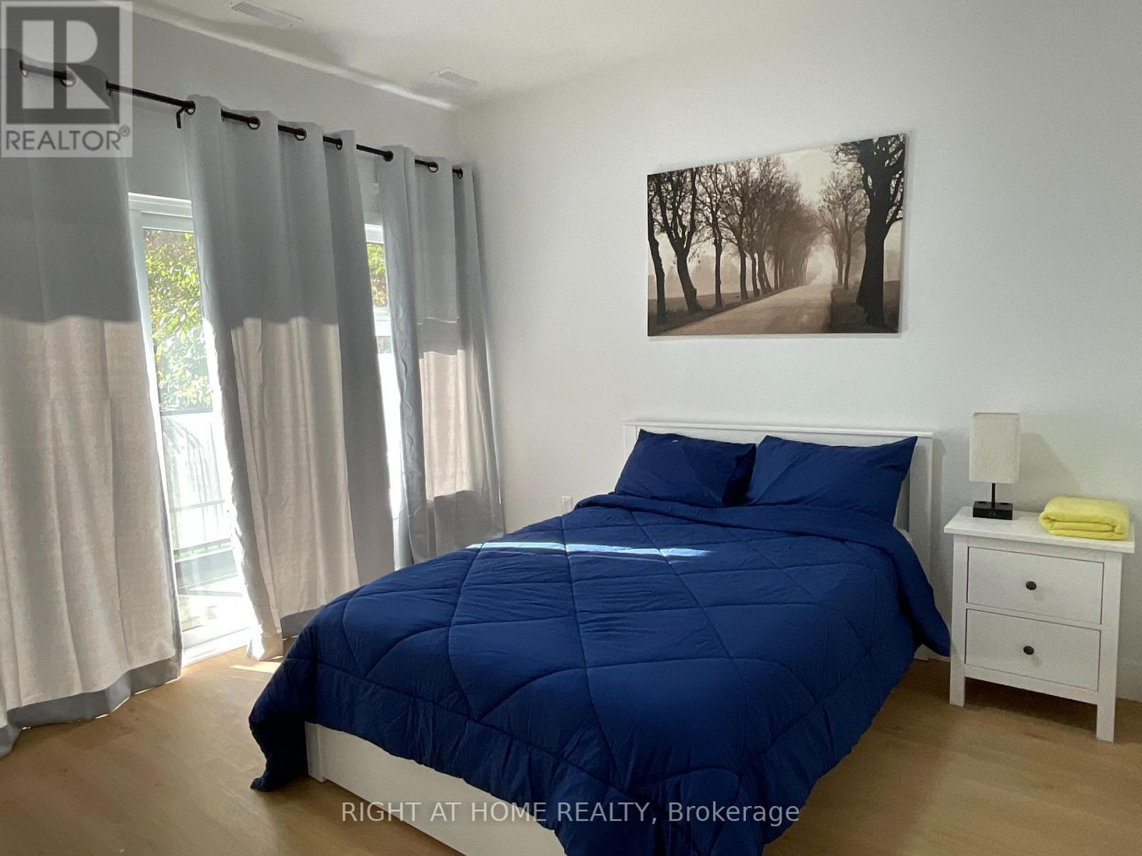 Main Floor - 674 Manning Avenue, Toronto, Ontario  M6G 2W4 - Photo 20 - C12469431