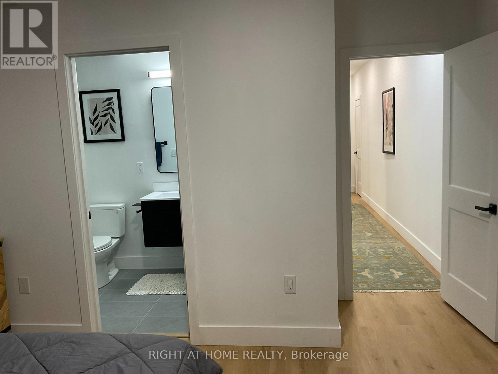 Second Floor - 674 Manning Avenue, Toronto, Ontario  M3H 2G1 - Photo 22 - C12470156