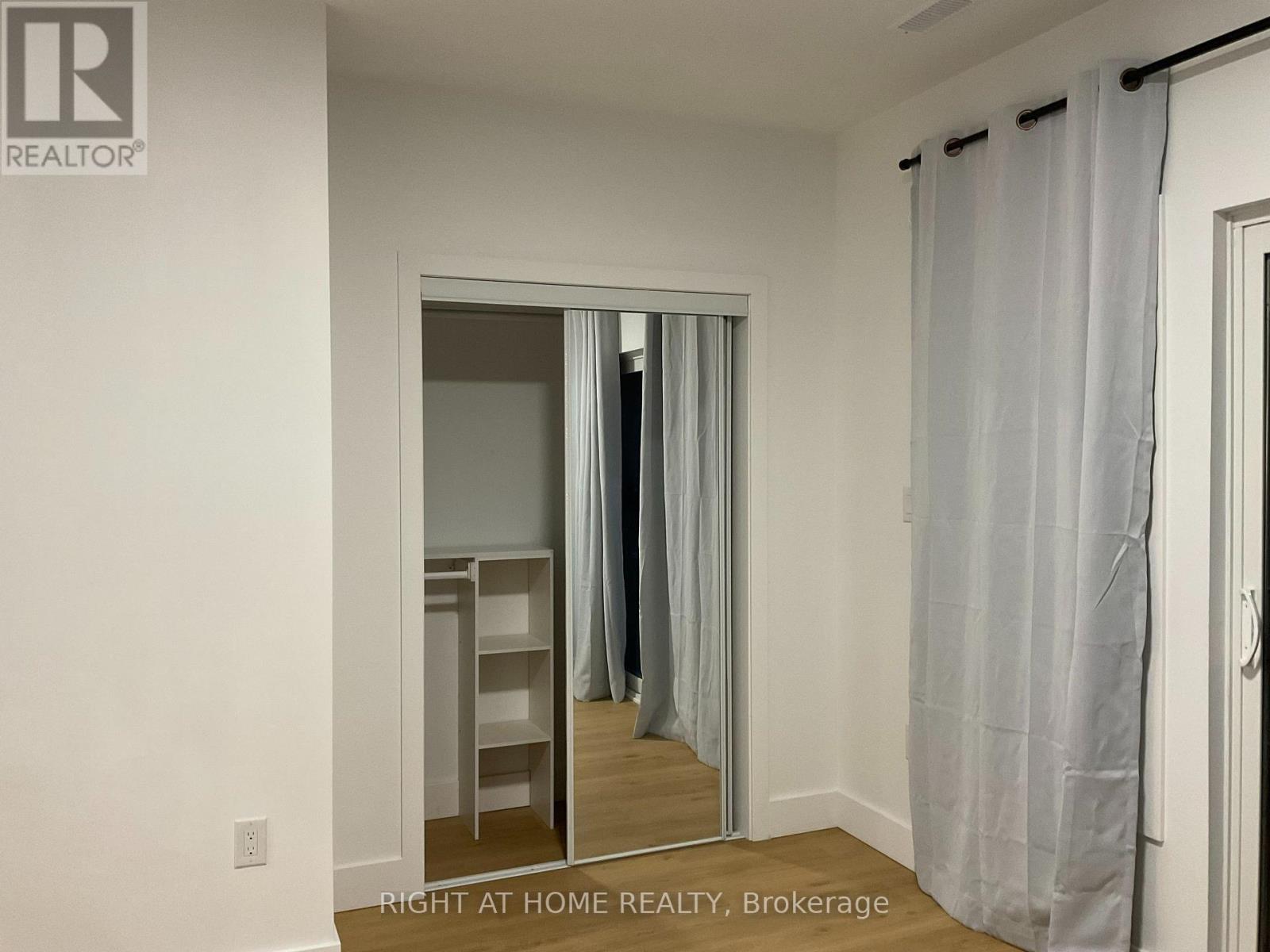 Second Floor - 674 Manning Avenue, Toronto, Ontario  M3H 2G1 - Photo 23 - C12470156