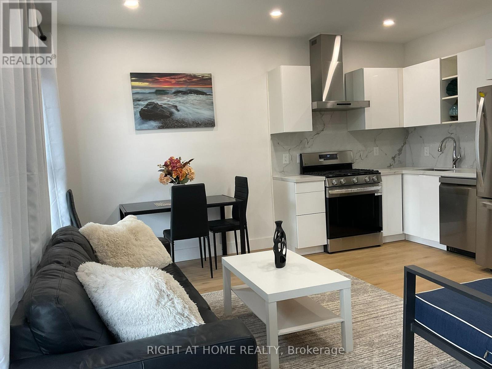 Second Floor - 674 Manning Avenue, Toronto, Ontario  M3H 2G1 - Photo 3 - C12470156