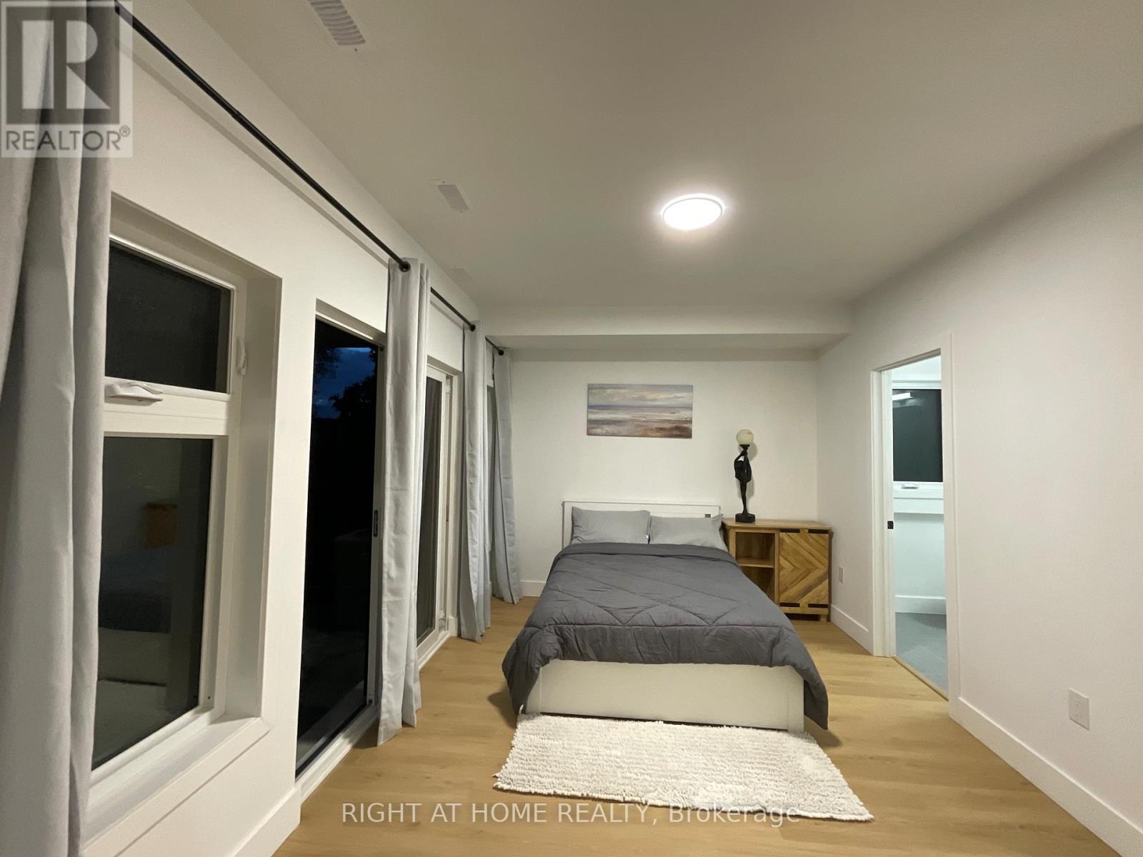 Second Floor - 674 Manning Avenue, Toronto, Ontario  M3H 2G1 - Photo 26 - C12470156