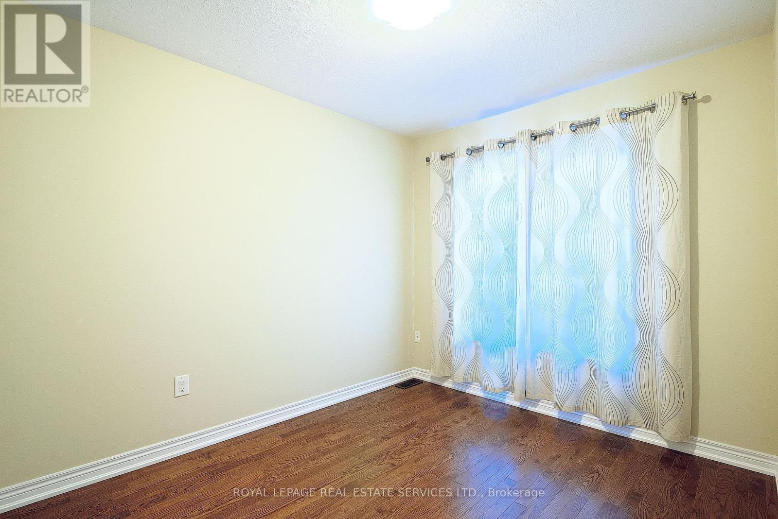 387 Alderwood Common, Oakville, Ontario L6H 0P8 - Photo 10 - W12474941