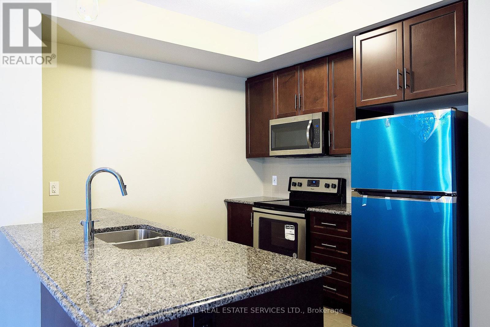 387 Alderwood Common, Oakville, Ontario L6H 0P8 - Photo 4 - W12474941