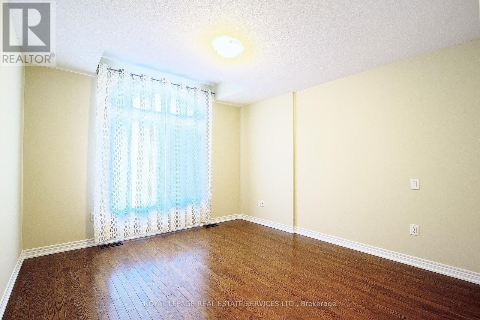 387 Alderwood Common, Oakville, Ontario L6H 0P8 - Photo 9 - W12474941