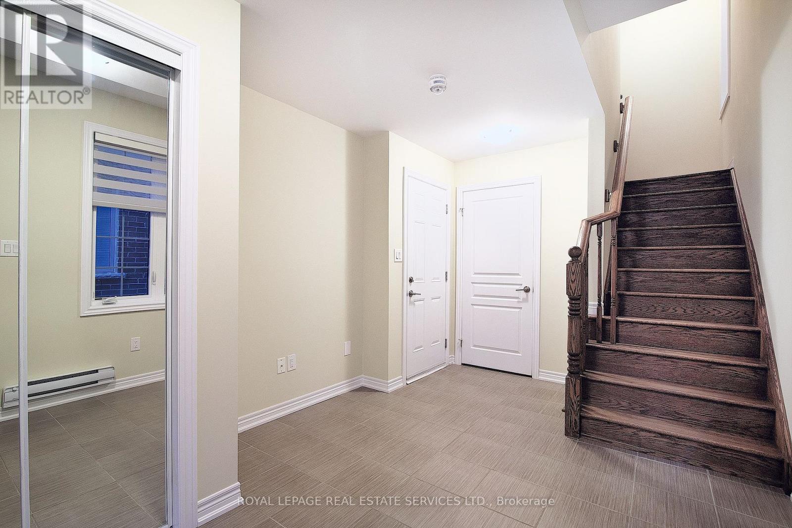 387 Alderwood Common, Oakville, Ontario L6H 0P8 - Photo 22 - W12474941