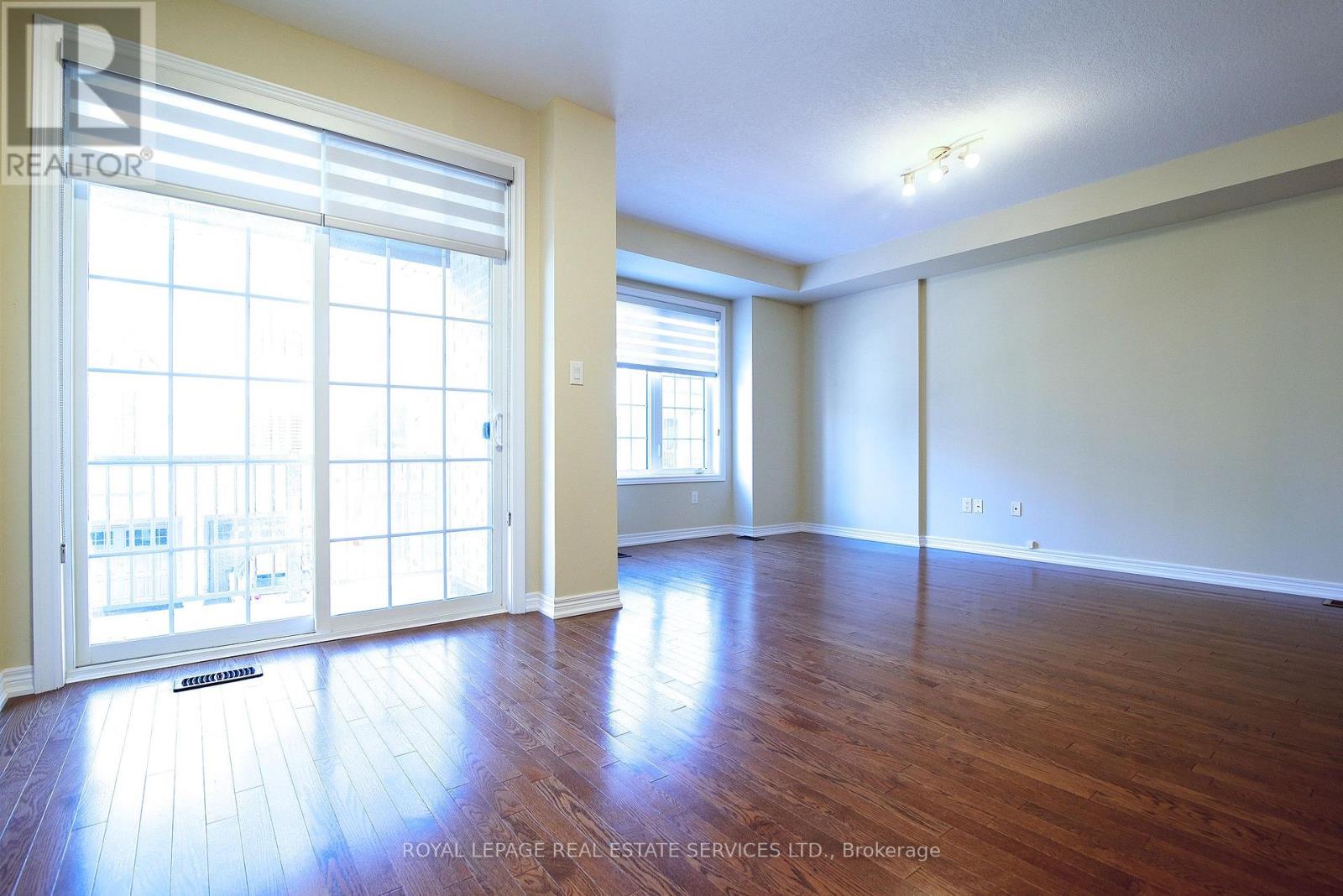 387 Alderwood Common, Oakville, Ontario L6H 0P8 - Photo 6 - W12474941