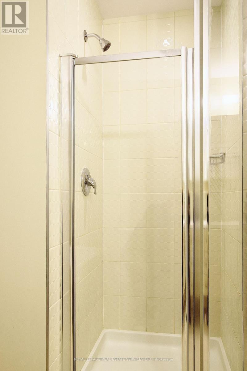 387 Alderwood Common, Oakville, Ontario L6H 0P8 - Photo 18 - W12474941