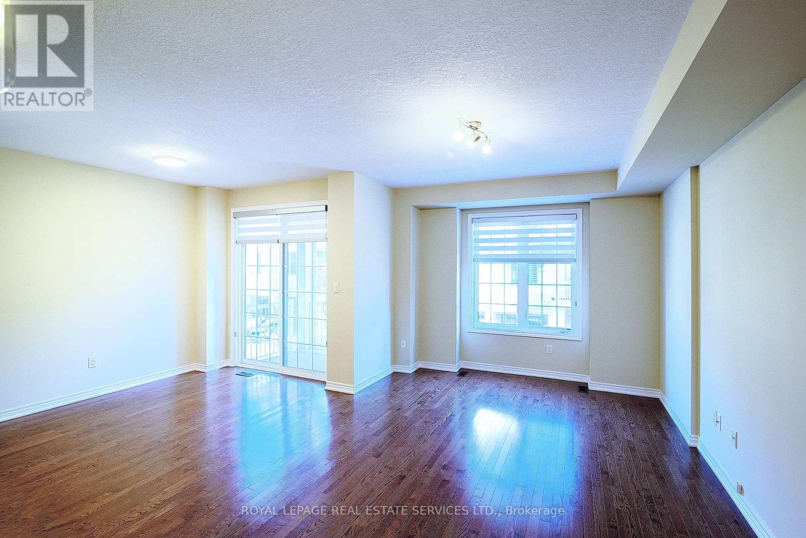 387 Alderwood Common, Oakville, Ontario L6H 0P8 - Photo 7 - W12474941