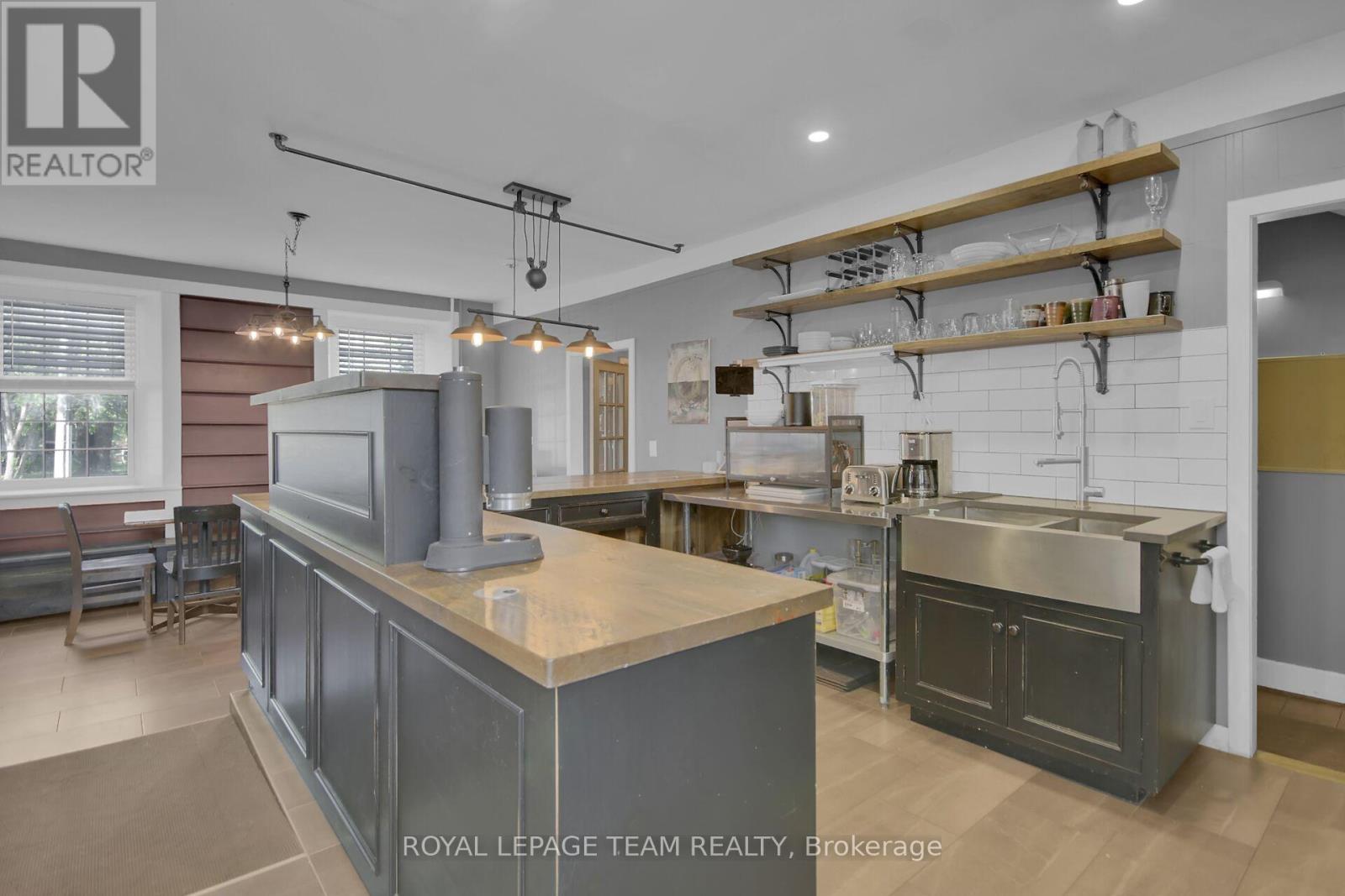 6 Spencer Street S, Edwardsburgh/cardinal, Ontario  K0E 1X0 - Photo 11 - X12399147