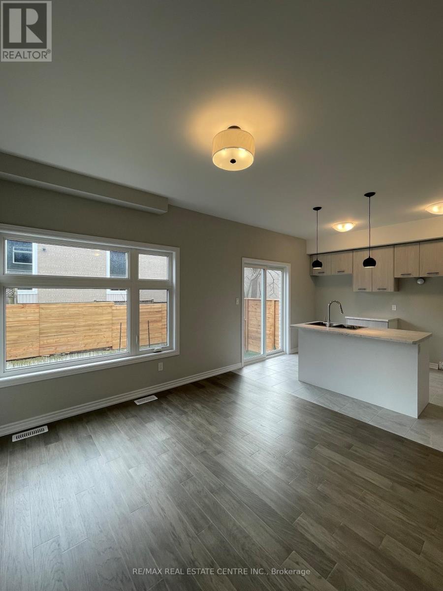 44 - 5672 Dorchester Road, Niagara Falls, Ontario  L2G 5S3 - Photo 4 - X12537134