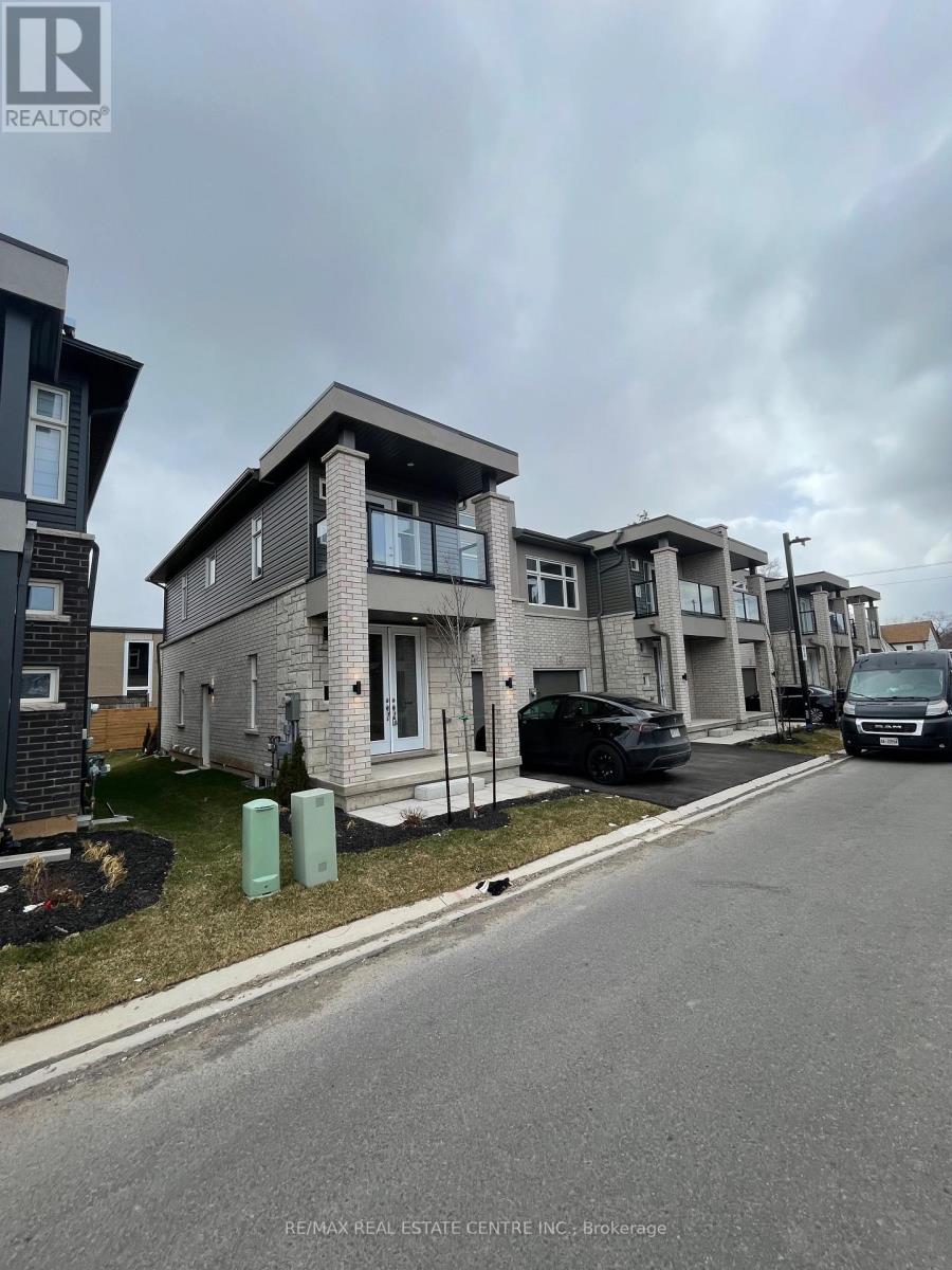 44 - 5672 Dorchester Road, Niagara Falls, Ontario  L2G 5S3 - Photo 2 - X12537134