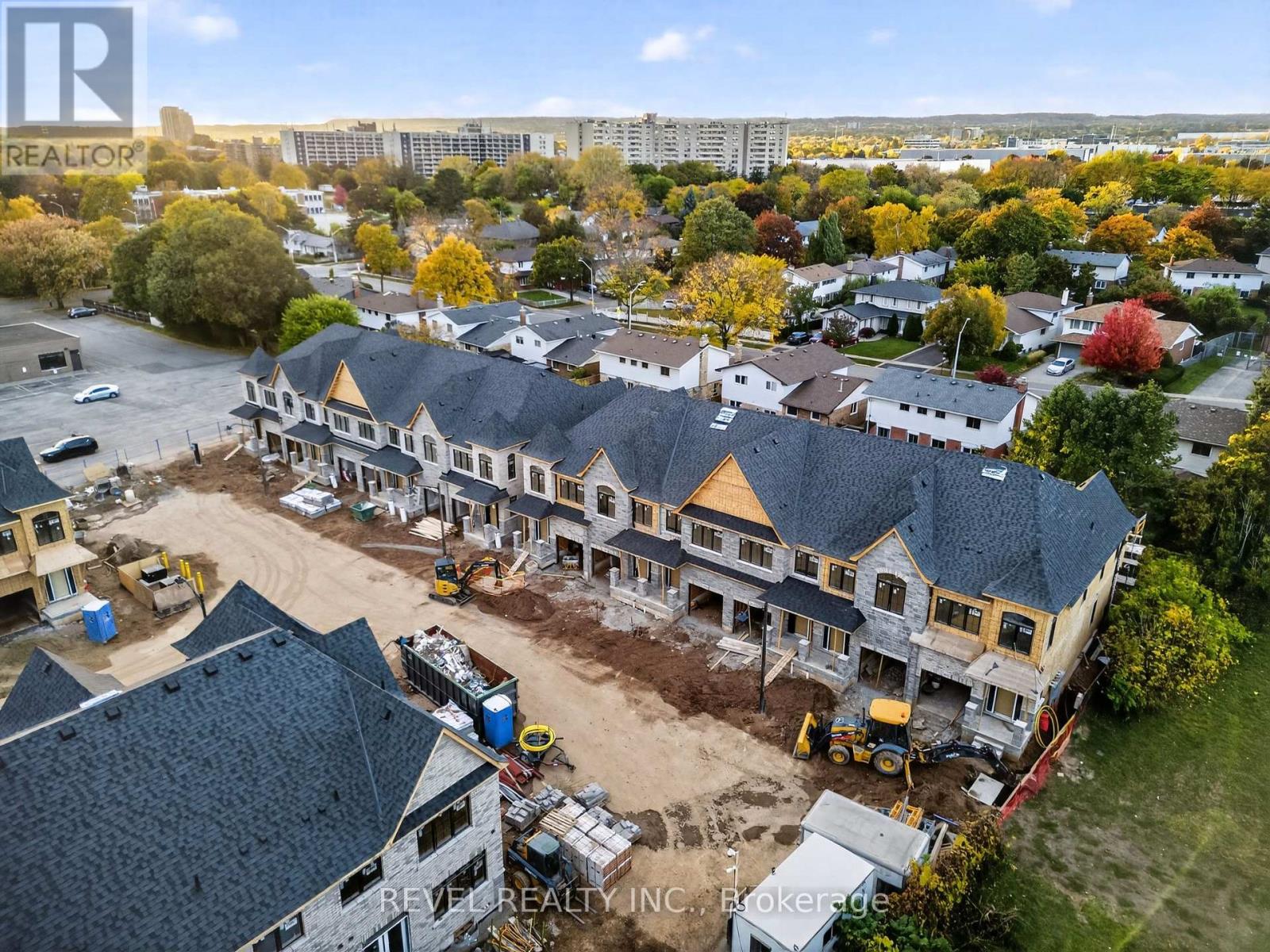 1 - 600 Maplehill Drive, Burlington, Ontario  L7N 2W3 - Photo 13 - W12485694