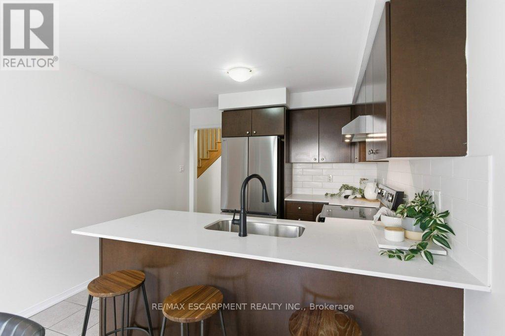 113 Thornlodge Drive, Hamilton, Ontario  L8B 0N4 - Photo 14 - X12499596