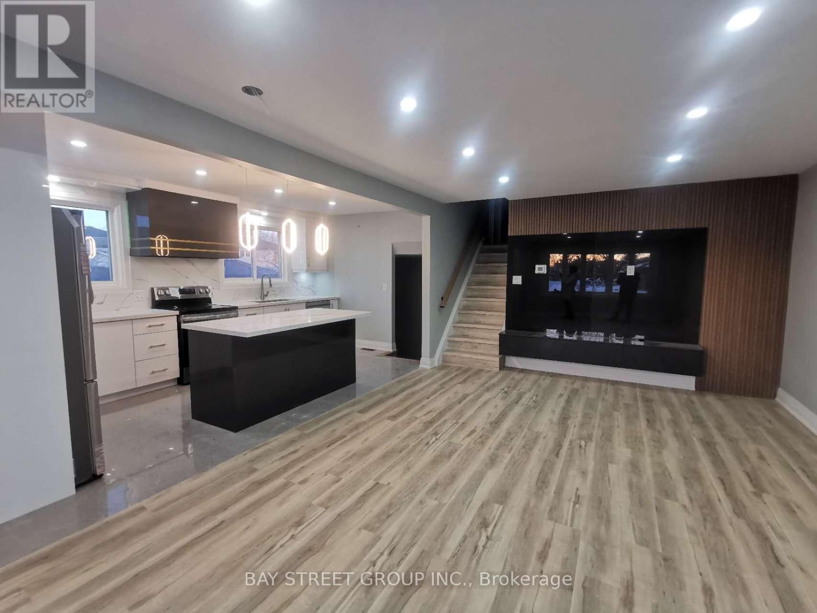 Main - 58 Erinlea Crescent, Toronto, Ontario  M1H 2S9 - Photo 4 - E12520174