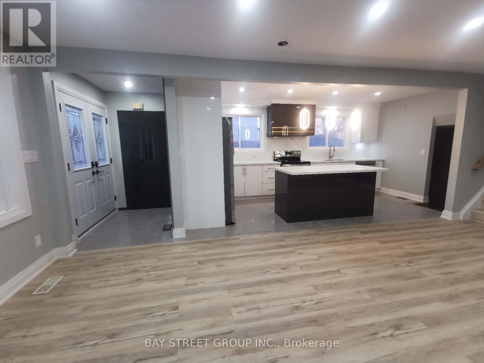 Main - 58 Erinlea Crescent, Toronto, Ontario  M1H 2S9 - Photo 3 - E12520174