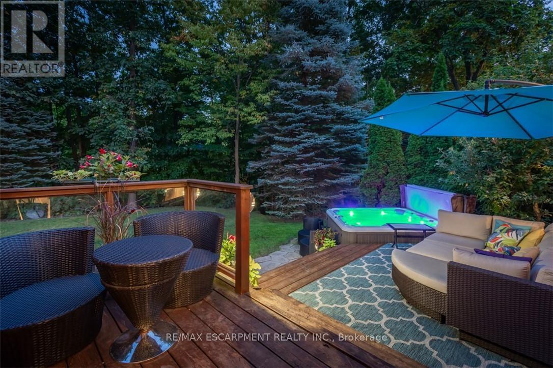 1351 Hazelton Boulevard, Burlington, Ontario  L7P 4T9 - Photo 34 - W12229418