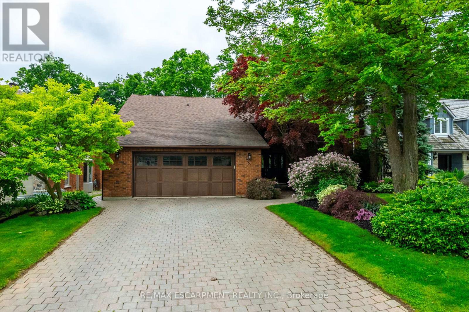 1351 Hazelton Boulevard, Burlington, Ontario  L7P 4T9 - Photo 6 - W12229418