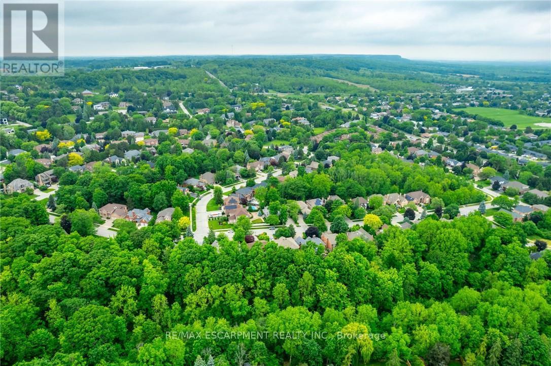 1351 Hazelton Boulevard, Burlington, Ontario  L7P 4T9 - Photo 48 - W12229418