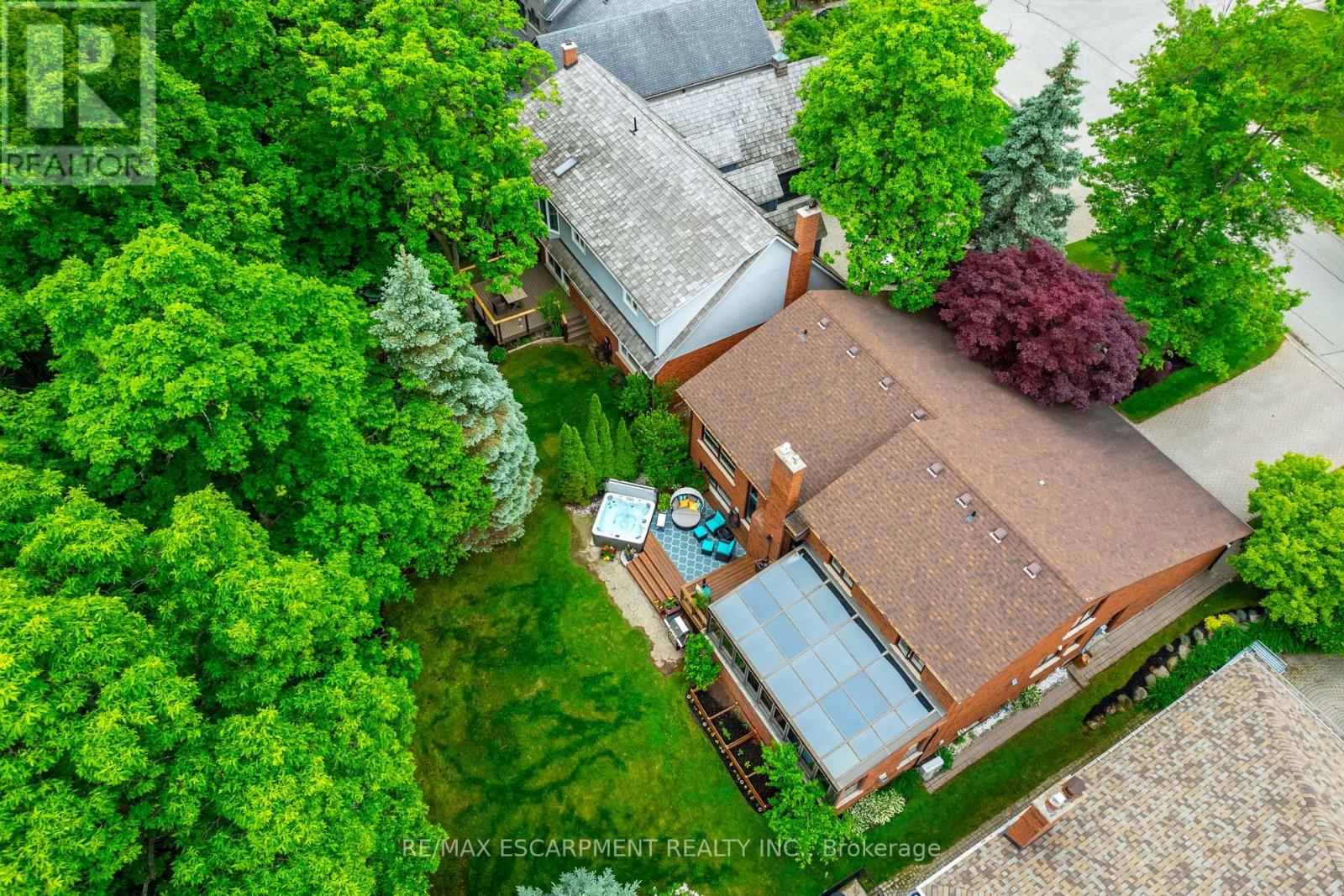 1351 Hazelton Boulevard, Burlington, Ontario  L7P 4T9 - Photo 45 - W12229418