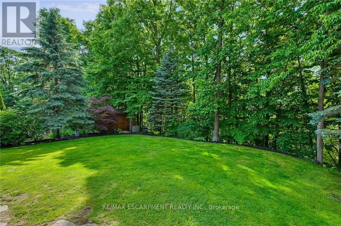 1351 Hazelton Boulevard, Burlington, Ontario  L7P 4T9 - Photo 43 - W12229418