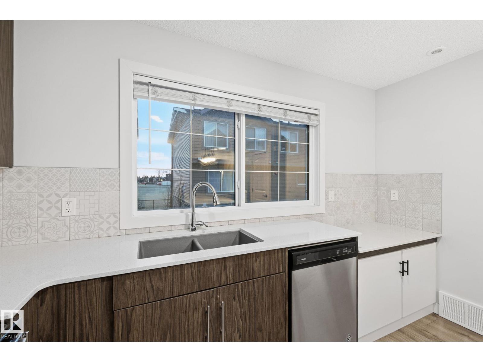 #38 3025 151 Av Nw, Edmonton, Alberta  T5Y 3W4 - Photo 3 - E4465555