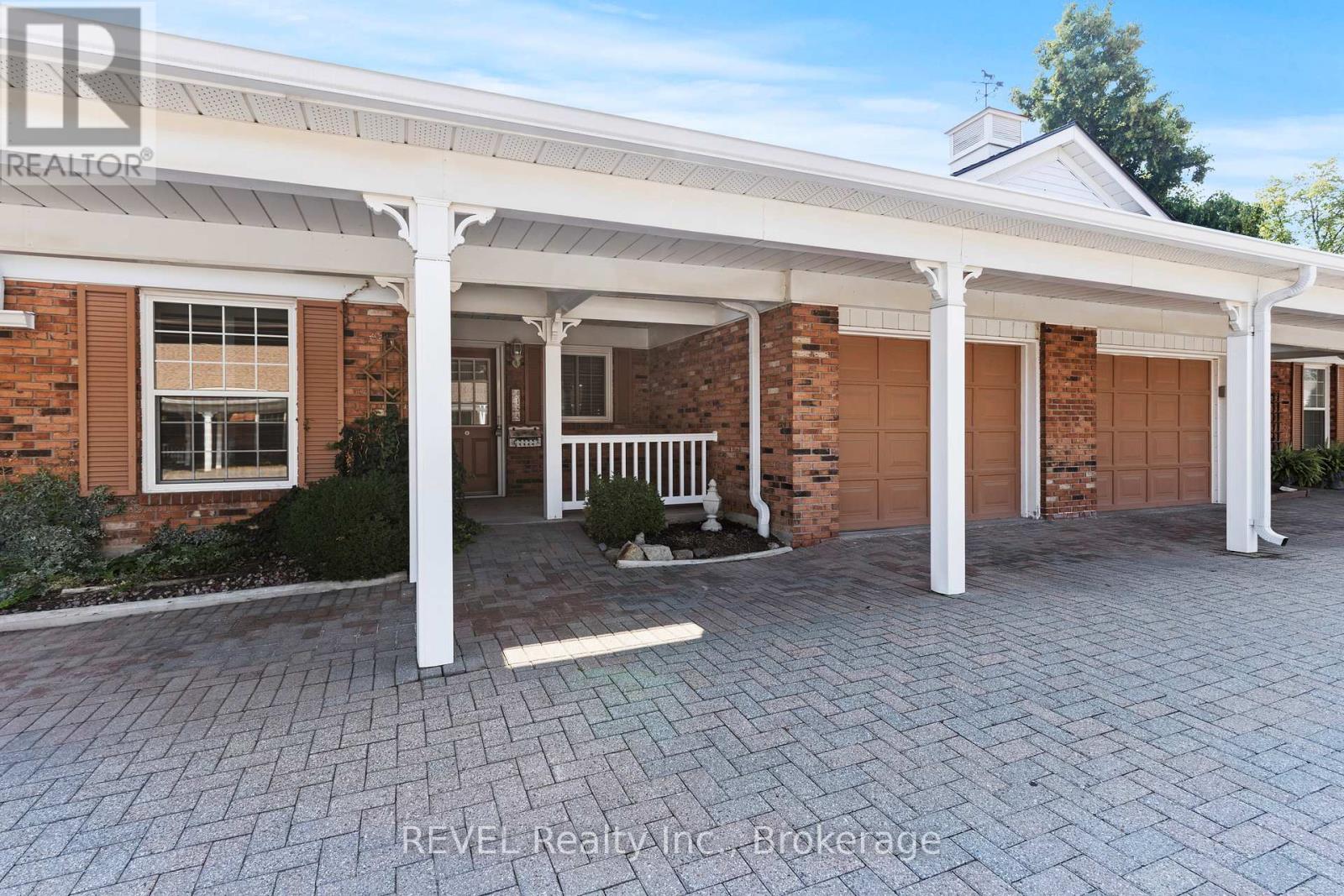 4155 Beechnut Court, Lincoln, Ontario L0R 2C0 - Photo 2 - X12539858