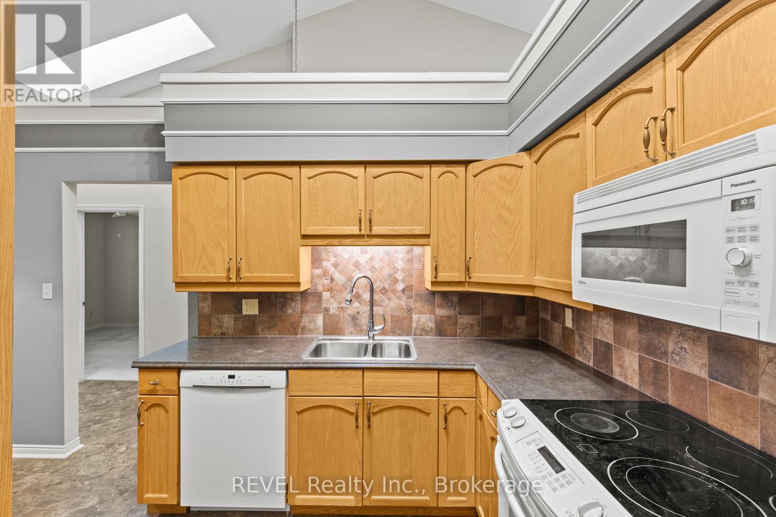 4155 Beechnut Court, Lincoln, Ontario L0R 2C0 - Photo 9 - X12539858