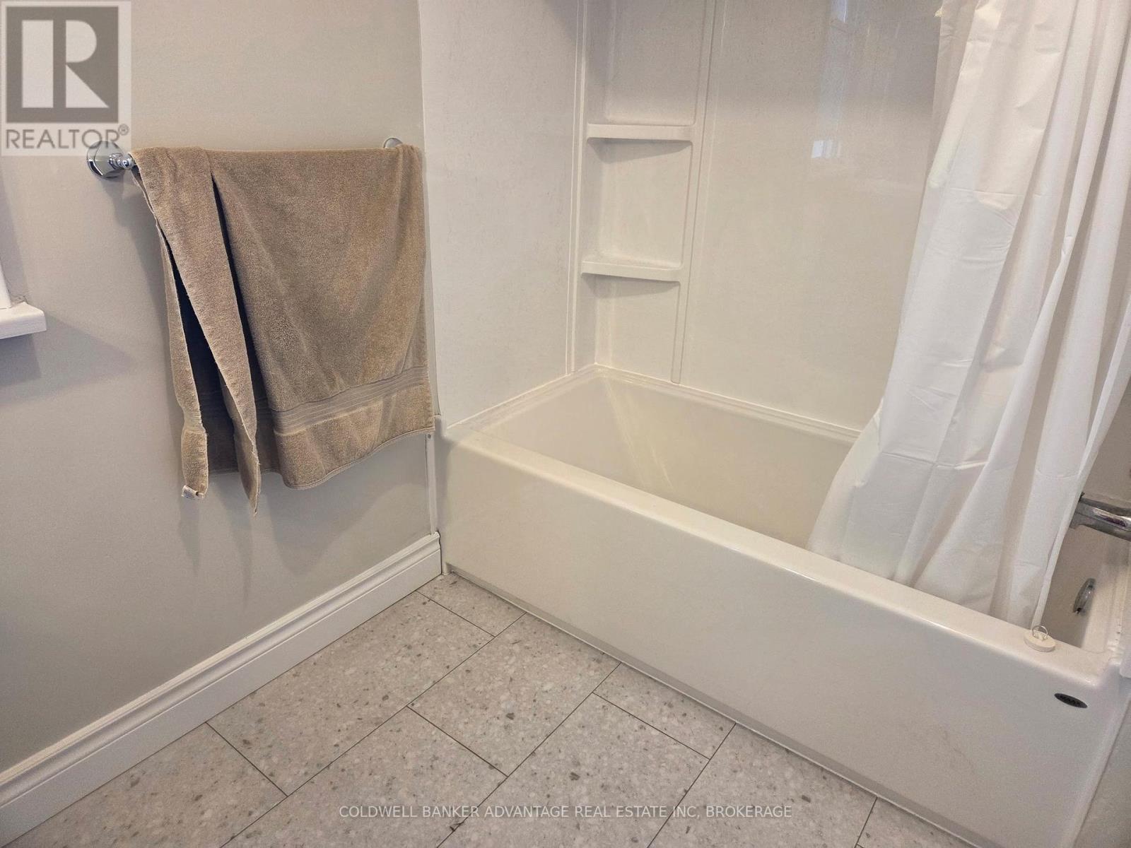 51 Lyons Avenue, Welland, Ontario L3B 1L8 - Photo 48 - X12539904