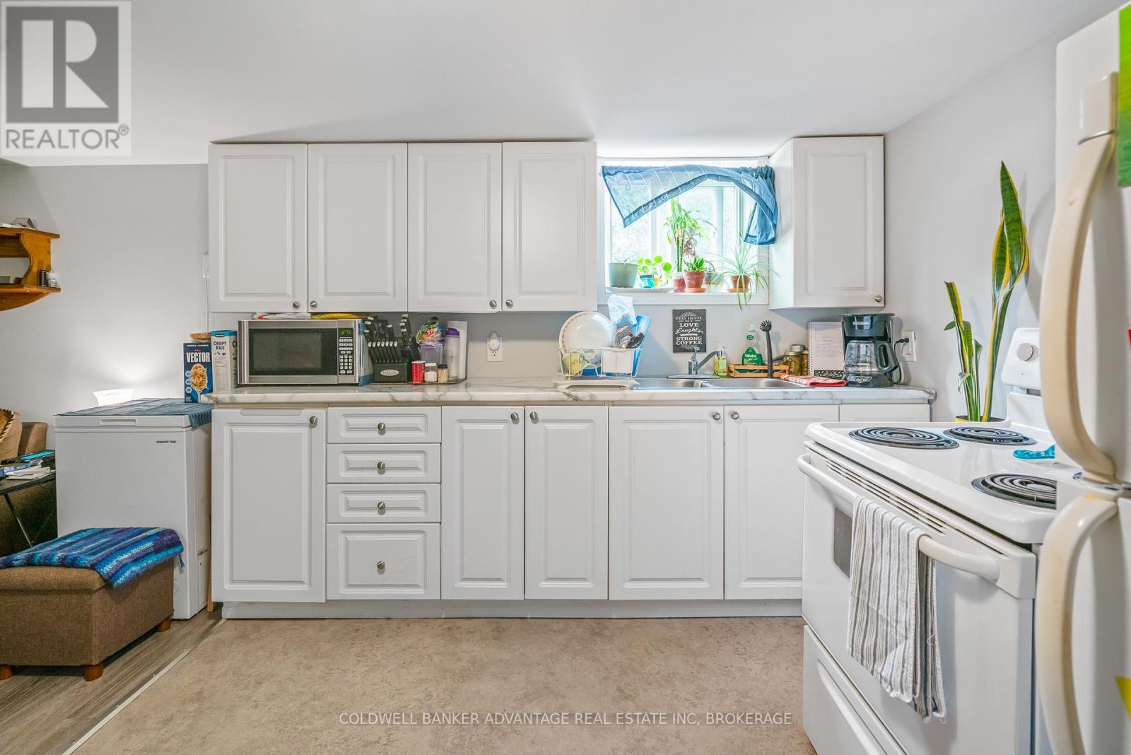 51 Lyons Avenue, Welland, Ontario L3B 1L8 - Photo 5 - X12539904