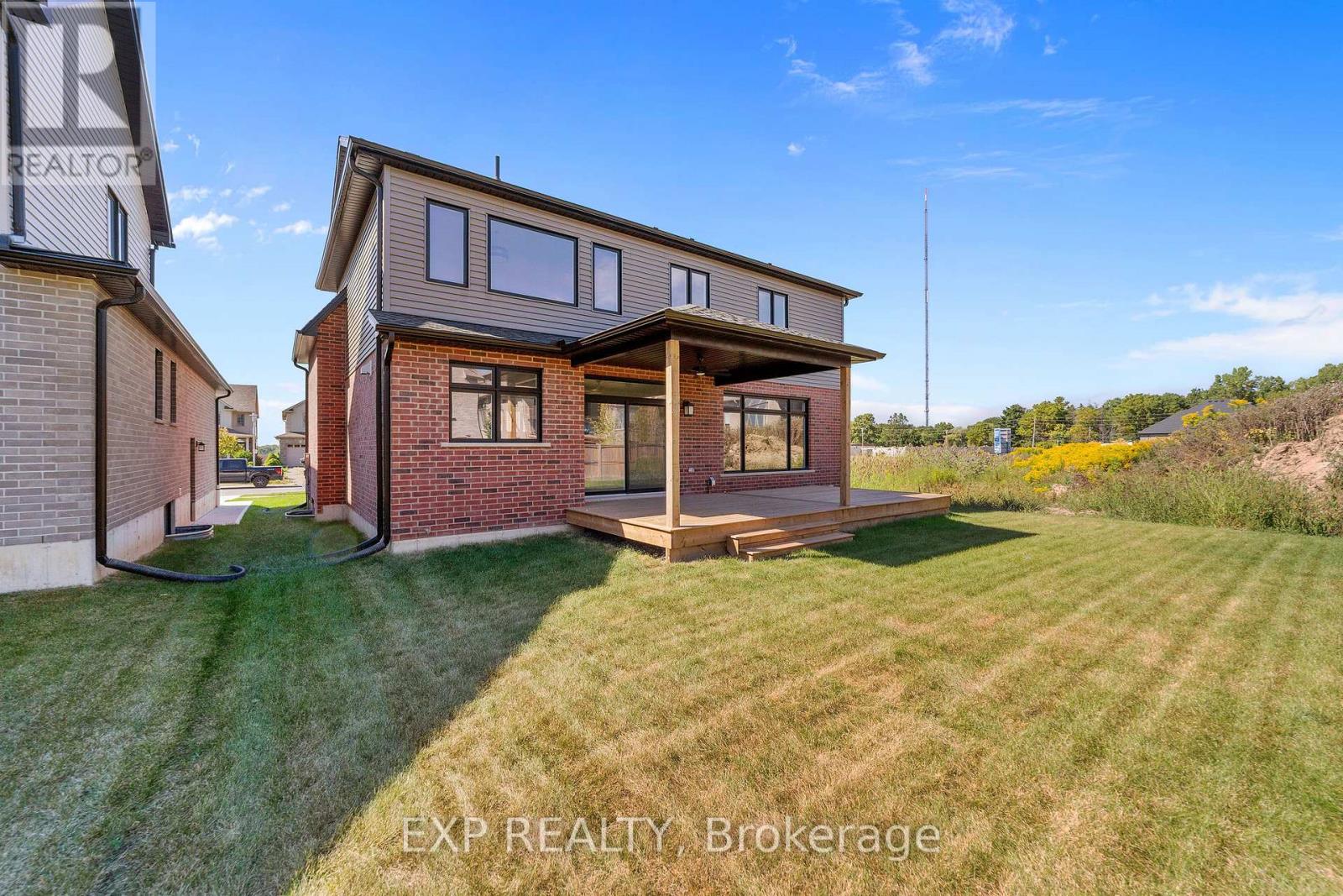 2060 Wickerson Road, London South, Ontario  N6K 5C4 - Photo 34 - X12405711