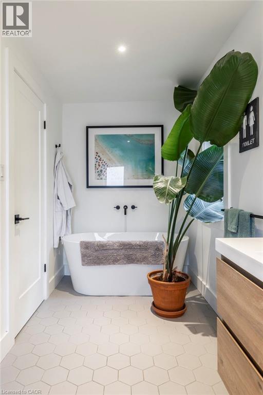 284 Houghton Avenue S, Hamilton, Ontario  L8K 2N3 - Photo 36 - 40784907