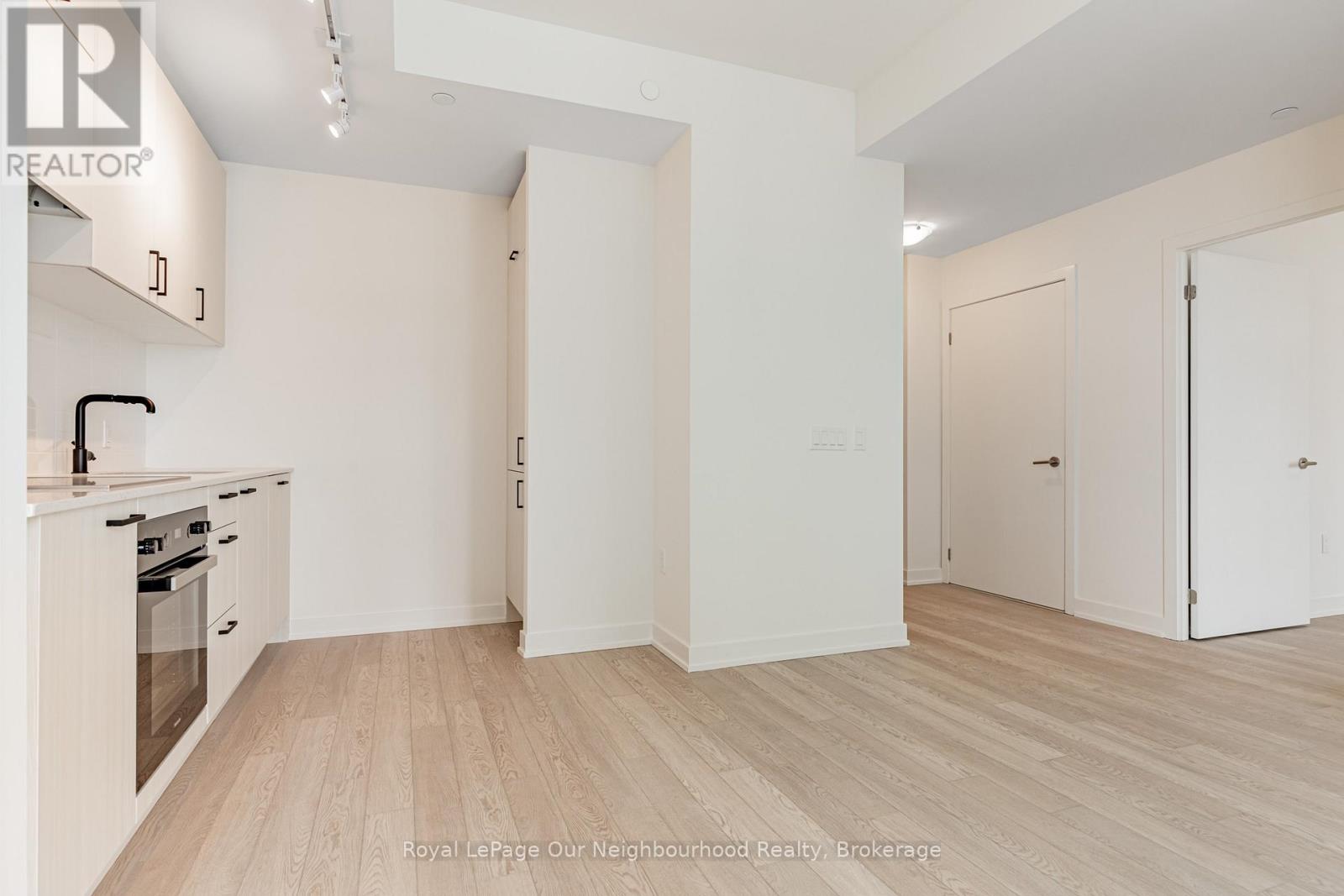 811 - 1 Quarrington Lane, Toronto, Ontario  M3C 0S4 - Photo 7 - C12539878