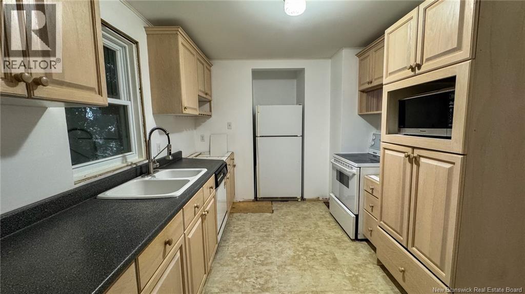 204 Highland Road, Saint John, New Brunswick  E2K 1P9 - Photo 12 - NB129990