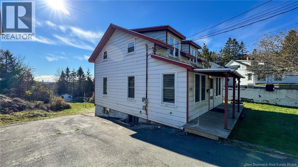 204 Highland Road, Saint John, New Brunswick  E2K 1P9 - Photo 2 - NB129990